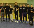 Bild: mzi
Das in Zwickau erfolgreiche Team mit (von links) Trainer Andrej Merzliakov, Betreuer Valerij Ostrovsky, Dima Kurjanowitsch, Dietrich Herrmann, Xaver Herrmann, Betreuer Eduard Herrmann, Daniel Funk und Valentin Wasiljew.