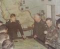 Bild: GSA Süd 5 im Archiv Reinhold Balk
Grenzeinweisung von Angehörigen der US-Armee im Grenzinformationsraum der GSA Süd 5 Schwandorf. ca. 1983.