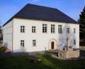 Bild: fvo
Das Lobkowitz-Schloss erstrahlt nach der Sanierung in neuem Glanz – vor allem der Außenputz ist von besonderer Art.