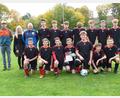Bild: Sebastian Antony/exb
Siegermannschaft Gymnasium Tirschenreuth mit Trainer Thomas Koller, Sabine Graser, Schulleiterin der Grund- und Mittelschule Erbendorf (als Gastgeberin) und Sportfachberater Sebastian Antony (von links).