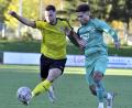 Bild: Hubert Ziegler
Maximilian Witzel (links) brachte den FC Amberg kurz vor der Halbzeitpause in Führung. In dieser Szene muss er sich mit Phillip Dziemba (rechts) vom SV Fortuna Regensburg auseinandersetzen.