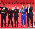 Bild: Felix Hörhager
Viel Zuspruch für den Spitzenkandiaten, SPD-Landeschef Florian von Brunn (von links), Altvordere Renate Schmidt, SPD-Bundeskanzler Olaf Scholz, SPD-Landesvorsitzende Ronja Endres und Generalsekretär Arif Tasdelen.