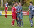 Bild: gud
Heiß ging es im Top-Duell der Kreisliga West zwischen dem FC OVI-Teunz (Graue Trikots) und dem TV Nabburg zur Sache. Am Ende trennten sich beide Teams in einer torreichen Partie unentschieden.