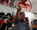 Bild: rfi
„Zum Ersten, zum Zweiten und zum ...", wiederholte Robert Irlbacher bei zahlreichen Geboten im Minutentakt.