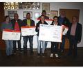 Bild: bjp
3000 Euro vergibt die Badbaustiftung mit Vorsitzendem Josef Sirtl (Zweiter von links) und 2. Vorsitzendem Werner Walberer (rechts) als Spende an fünf Pressather Vereine: TSV-Vizevorsitzende Gerlinde Reichl (links), Jugendleiterin Verena Wallner und Vorsitzende Sabine Wittmann (beide Wasserwacht, vorn), Schützenmeister Kay Müller von Eichenlaub Pressath (hinten: Dritter bis Fünfter von links), Vizevorsitzender Roman Kastl (DJK Pressath) und Schützenmeister Markus Merkl (Waldlust Riggau).