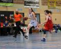 Bild: Dieter Jäschke
Sara Hennig (weißes Trikot) auf dem Weg zum Korb: Die Basketballerinnen der DJK Neustadt/WN besiegten CVJM Erlangen mit 77:59.
