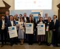Bild: Alexandra Beier/exb
Die Gewinner des Stadtmarktingpreises Bayern 2022 sind Spalt, Donauwörth, Amberg, Nürnberg, Marktredwitz und Lichtenfels.