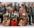 Bild: R. Kreuzer
Die Könige bei der Schützengesellschaft Freiheit Neunkirchen sitzend links Heidi Riedl, Mitte Christine Poß, rechts Cornelia Frischholz. Stehend von links: Schützenmeister Albert Riedl, Stadtrat Alois Lukas, Andreas Weidner, Stadtrat Karl Bärnklau, Denis Weidner, Alexander Thiel, Stefan Poß, Ben-Luca Weidner, Johann Frischholz, Johnny Thiel, Jochen Lenkeit.