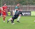 Archivbild: Gebert
Der SV Mitterteich empfängt am Samstag um 15 Uhr den SV Memmelsdorf. Vor einer Woche besiegten die Stiftländer den SV Unterreichenbach mit 4:2. In dieser Szene zieht Daniel Lauterbach (grünes Trikot) am Unterreichenbacher Keeper Moritz Weis vorbei, bringt den Ball aber nicht im Kasten unter.