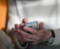 Symbolbild: Jens Kalaene/dpa-Zentralbild/dpa
Das Bayerische Landesamt für Steuern warnt vor SMS zu Steuererstattungen.