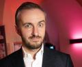Bild: Christophe Gateau/dpa
Jan Böhmermann hat nach eigenen Angaben als geheim eingestufte hessische NSU-Akten veröffentlicht.