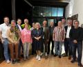 Bild: Tennisclub Blau-Weiß Sulzbach-Rosenberg/exb
Die neu gewählte Vorstandschaft im Tennisclub Blau-Weiß (von links): Oliver Stienen, Anita Durst, Thilo Munker, Sonja Melchner, Bernhard Keck, Christine Wied, Judith Englhard, Bernhard Ertl, Alex Steger, Christian Aures, Thomas Sperber, Bürgermeister Michael Göth, Markus Binder.