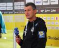 Bild: Peter Kolb/dpa
Ein frustrierter Michael Köllner vor dem Interview mit dem Bayerischen Rundfunk. Der Trainer der "Löwen" war nach dem 0:1 bedient.