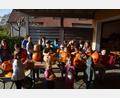 Bild: gi
Kinder fertigten Herbst- oder Halloween-Kürbisse mit großer Begeisterung unter Leitung des Bücherei- und Vorlese-Teams der Bücherei sowie der Eltern und Christian Landgraf.