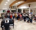 Bild: pz
Der Chor der Basilika Waldsassen in der Aula der Mittelschule bei einer der letzten Proben vorm Herbstkonzert am Sonntag in der Basilika.