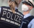 Symbolbild: Marijan Murat/dpa
Ein Rollerfahrer hat in Rehau (Landkreis Hof) einen Polizisten so stark verletzt, dass dieser dienstunfähig war.