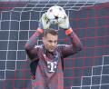 Bild: Sven Hoppe/dpa
Torwart Manuel Neuer in Aktion. Nach einer Schulterblessur steht der Kapitän des FC Bayern kurz vor dem Comeback.