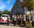 Bild: Johannes Englhard
Der VW-Bulli war Gast-Spieler bei der Blaskapelle Ammerthal.
