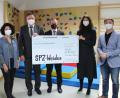 Bild: Kliniken Nordoberpfalz, Michael Reindl/exb
Tobias Wolf (Zweiter von links) und Christian Wolf (Mitte) übergeben die Spende an Dr. Daniela Runkel (Zweite von rechts) und Karin Schneider (links) vom SPZ sowie Markus Gallistl von der Krankenhausleitung.