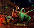 Archivbild: Armin Weigel/dpa
Drache "Fanny" ist der Höhepunkt beim "Further Drachenstich". Der Drache schaffte es in das Guinness-Buch der Rekorde und kann sogar Feuer spucken.