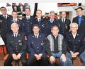 Bild: no
Die Feuerwehr Illschwang hat treue Mitglieder geehrt und Vorstandsmitglieder verabschiedet: Hubert Deppe, Dieter Purrer, Hans Koller, Josef Englhard (vorne von links), Kommandant Thorsten Jobst, Vorsitzender Michael Maderer, 3.Kommandant Tobias Fleghel, Roland Huber, Andreas Geitner, Georg Graf und 2. Bürgermeister Benjamin Hiltl (hinten von links).