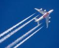 Bild: Hösamer
Ein Airbus A 380 der Emirates auf dem Flug von Manchester nach Dubai über Schwandorf, am 2. November mit etwas Verspätung. Jets auf den Linien zu oder von dem Drehkreuz in dem Arabischen Emirat überfliegen regelmäßig den Landkreis.