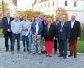 Bild:  Koller/exb 
Von links: Landrat Richard Reisinger, Alfons Wanninger, Gisela Krieger, Cornelia und Gabi Büttner mit Baby Julian, Schatzmeister Roland Büttner, Anneliese Kreuzer, Christina Koenen, Altlandrat Armin Nentwig, Kanzler Gerhard Büttner und Vizekanzler Michael Koller.