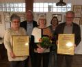 Bild: ffz
Rita Brunner und Gerhard Egerer (mit Urkunde) freuen sich über die Auszeichnung als Ehrenmitglied und versprachen, dem Verein noch weiterhin zu helfen.