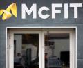 Bild: Christoph Reichwein/dpa/Archivbild
Eingangsbereich eines McFit-Fitnessstudios.