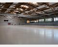 Bild: jr
Das Eisstockschießen in der Eishalle Mitterteich ist teurer geworden. Nach der im Juni beschlossenen Anhebung der Gebühren für Eishockey-Teams hat der Stadtrat nun auch für eine Erhöhung im Bereich Eisstock gestimmt.