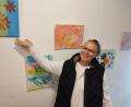 Bild: ads
Künstlerin Nathalia Sanzharevska aus der Ukraine hat Kinder und Erwachsene in die Acrylmalerei eingeführt. Die Ergebnisse des Schnupperkurses wurde jetzt der Öffentlichkeit präsentiert.