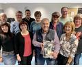 Bild: buc
Der neue Vorstand beim Verein der Anton-Bruckner-Musikschule: (obere Reihe, von links nach rechts) Alexandra Bucko, Bürgermeister Reiner Gäbl, Michael Brenner, Angelika Renger, Jürgen Rohr (musikalischer Leiter), Siegfried Wild (Kassier), Rita Müller (dritte Vorsitzende), (untere Reihe von links nach rechts) Miriam Forster (Schriftführerin neu), Irmgard Forster (zweite Vorsitzende), Rudolf A. Teplitzky (ehemaliger Schriftführer), Petra Brenner (Vorsitzende).