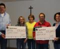 Bild: Birgit Bayer/exb
Pfarrer Wolfgang Dietz, Hannelore Hopfner, Maria Kreuzer, Manuel Treiber und Christine Zach (von links) bei der Spendenübergabe.