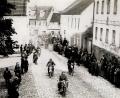Bild: Archiv Birgit Lauterbach/exb
Das Kalenderblatt März zeigt einen Motorradkorso auf dem heutigen Luitpoldplatz im Jahr 1934.