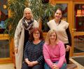 Bild: Monika Demmer/exb
Das Führungsteam des Elternbeirats des Kinderhauses St. Michael, stehend von links Julia Spandel sowie Ramona Stock und sitzend (von links) Heike Rosner und Natalie Müller.