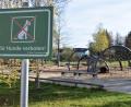 Bild: szl
Es gibt Zonen im Fischhofpark, in denen Hunde nicht zugelassen sind. Einige Hundehalter ignorieren dieses Verbot bisweilen. Die Folge sind Hundehaufen beim Kinderspielplatz "Fischers Fritz".