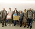 Bild:  Daniel Fiks/Witt-Gruppe/exb
Von links: Josef Gebhardt (Vorsitzender der Tafel Weiden/Neustadt), Dennis Hofacker (Witt-Gruppe), Hans Aures (Witt-Gruppe), Kerstin Grundler (Ehrenamtliche Mitarbeiterin CarLa), Raimunda Schulze (Leiterin der Caritas-Schwangerschaftsberatungsstelle Weiden) und Alexander Meidinger (Witt-Gruppe) bei der Spendenübergabe.