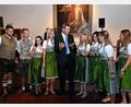 Bild: Stephan Huber
Ministerpräsident Markus Söder mit dem Serviceteam beim Ehrenamtsempfang im Amberger Rathaus.