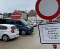 Bild: Bäumler/fph
Eine Woche lang fallen sämtliche Parkplätze im Winkelmarkt weg. Bis Ende Dezember steht zumindest ein kleine Fläche für die Autofahrer zur Verfügung.