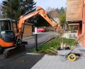 Bild: le
Mit den Bepflanzungsmaßnahmen im Wohnbereich des neuen Mietwohnhauses in Plankenhammer wird das 2.5-Millionen-Euro Projekt abgeschlossen.