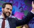 Bild: Daniel Karmann/dpa
Martin Hagen, Fraktionsvorsitzender der FDP im Bayerischen Landtag, steht beim Landesparteitag der FDP Bayern nach seiner Wahl zum Spitzenkandidaten zur Landtagswahl 2023 auf der Bühne.