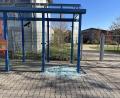 Bild: Polizei Sulzbach-Rosenberg
Der Schaden am Bushäuschen beträgt rund 800 Euro.