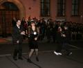 Bild: sne
Die Prinzenpaare Matthias I., Laura I., Fabienne I. und Jonas I. eröffnen ihre Regentschaft mit einem Tanz auf der Hauptstraße.