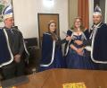Bild: wro
Wenige Minuten nachdem sich das Prinzenpaar Fabian und Jacky (von links) vorgestellt hatte, erfolgte die Zepterübergabe durch Jonas und Theresa (von rechts), die die Faschingsgesellschaft Weiß-Blau Wiesau seit 11.11.2019 vertraten.