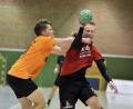 Archivbild: Hubert Ziegler
Augen zu und das Spiel schnell aus den Köpfen bekommen: Der HC Sulzbach (rechts Fabian Rohrbach) verlor sein Spiel beim ASV Cham mit 17 Toren Unterschied.