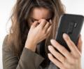 Bild: Christin Klose
Die Digitalisierung bringt neue Formen der Gewalt hervor. Immer häufiger erhalten Frauen anzügliche Nachrichten oder Bilder ungefragt aufs eigene Handy geschickt. Die Folgen können sehr belastend sein.