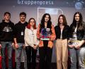 Bild: Steffen Haas /exb
Vertreter des Teams von "EduBreakout: Mensch sein im Lager?" nehmen in Dresden die Urkunden entgegen.