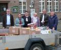 Bild: ige
Großen Dank sagte Bürgermeister Michael Göth (links) bei der Übergabe den Initiatoren Lisa Nerlich, Adelheid Donhauser (Sozialamt), Christa und Manfred Lilla sowie Kurt Falk ( (von links).