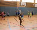 Bild: sne
Coach Christopher Fritsch und die Kinder haben Spaß am Basketball.