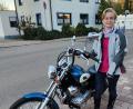 Bild: Sander
Paula Sander hat seit knapp drei Monaten den Führerschein fürs Moped. Damit ging ein Traum für sie in Erfüllung. Die 17-Jährige gilt als geheilt und freut sich nun auf ein "normales Leben".